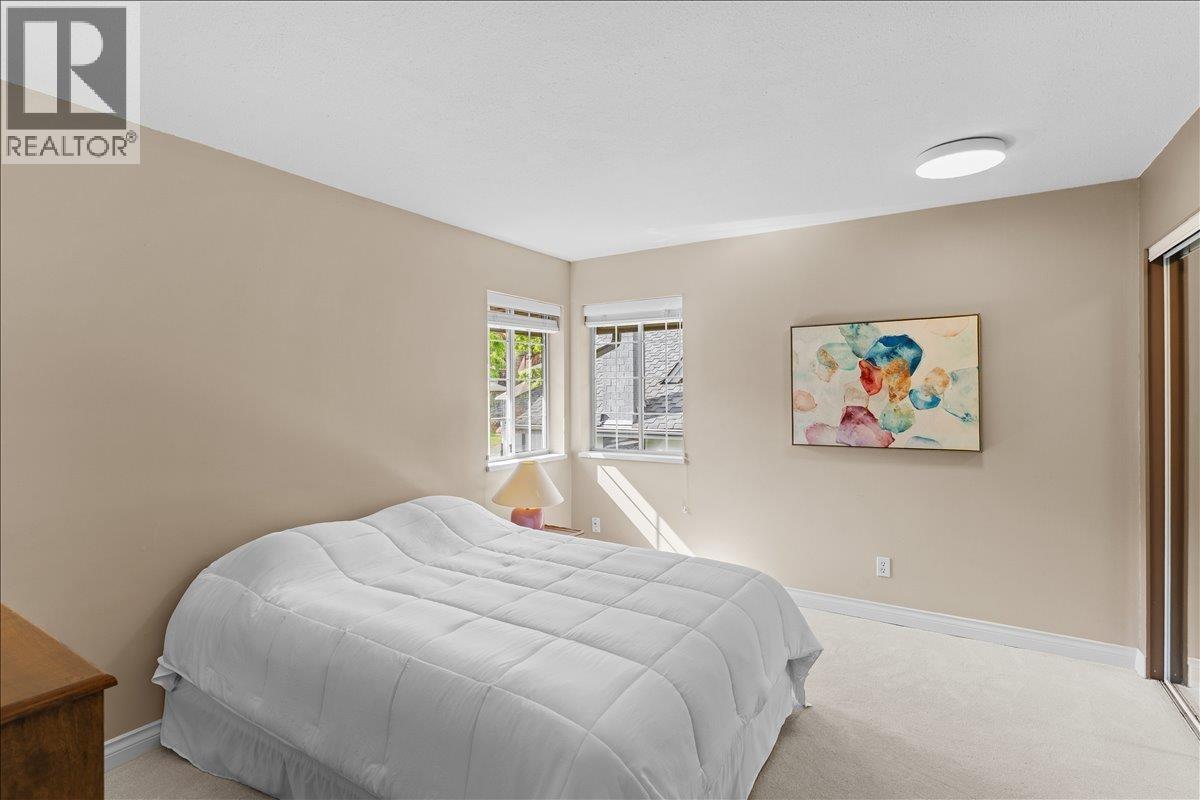 2471 MOWAT PLACE, North Vancouver