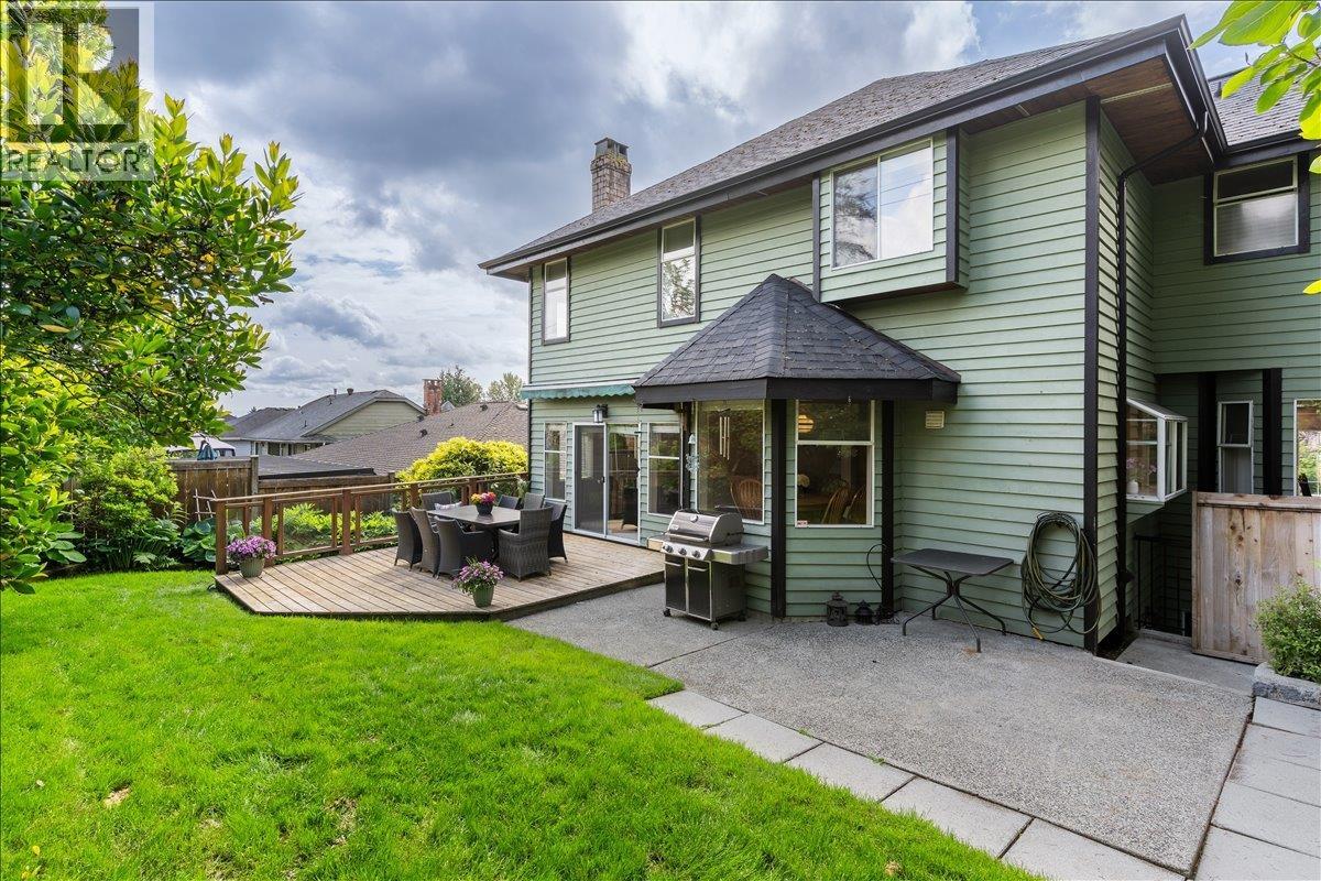 2471 MOWAT PLACE — photo 3