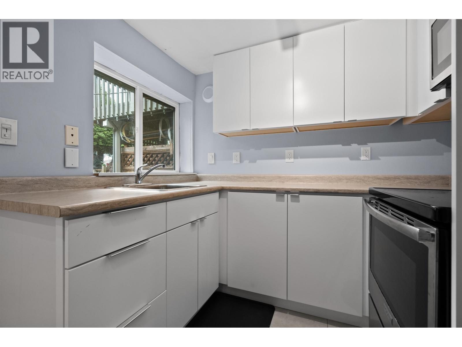 443-445 W KEITH ROAD, North Vancouver