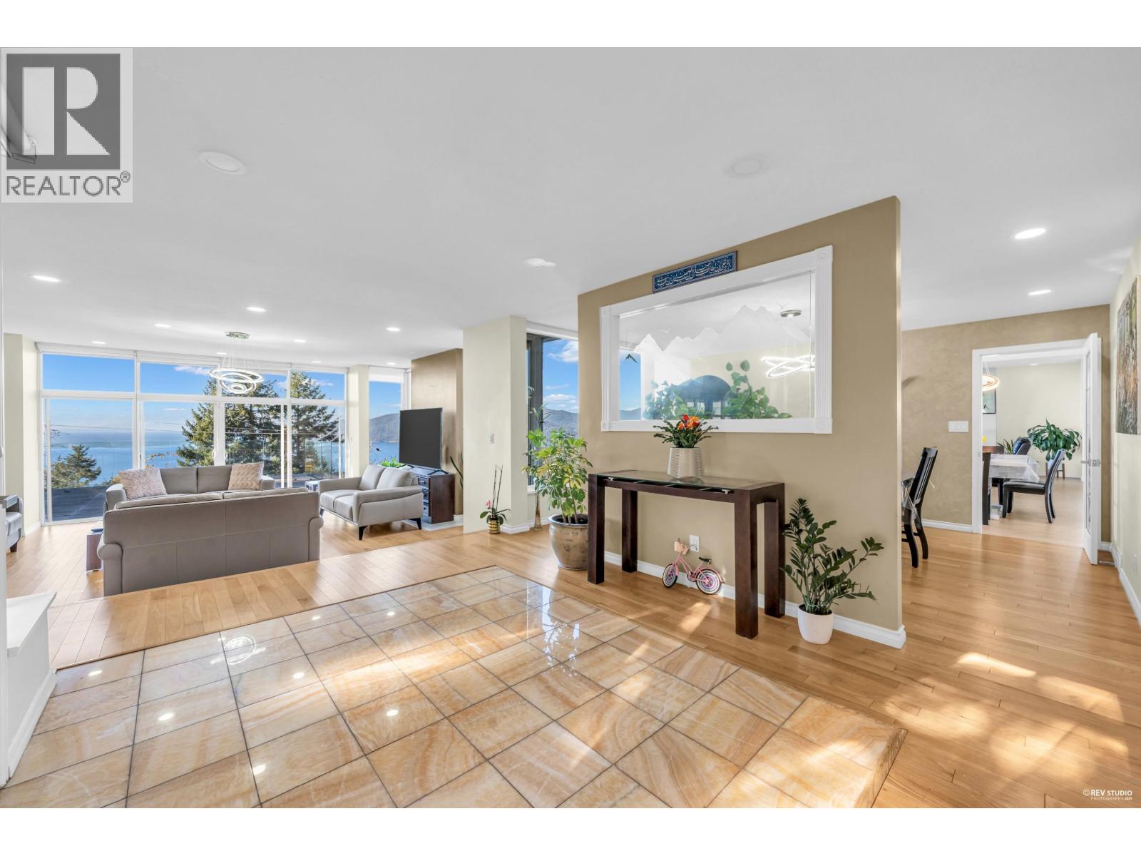 4673 WOODBURN ROAD, West Vancouver