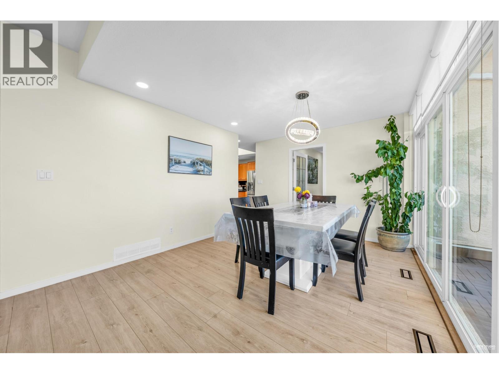 4673 WOODBURN ROAD, West Vancouver
