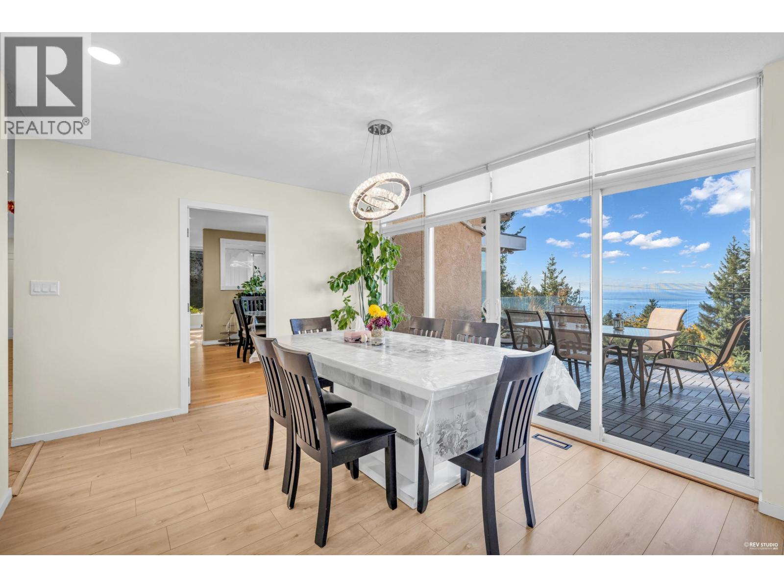 4673 WOODBURN ROAD, West Vancouver