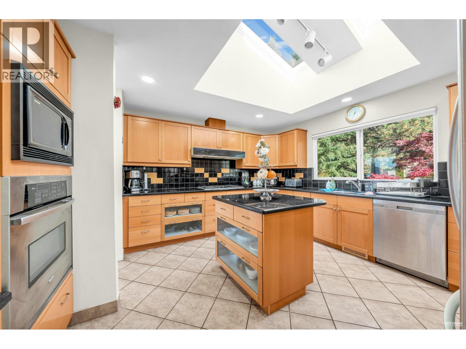 4673 WOODBURN ROAD, West Vancouver