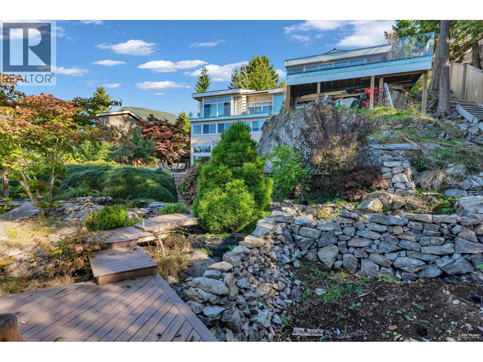 4673 WOODBURN ROAD, West Vancouver