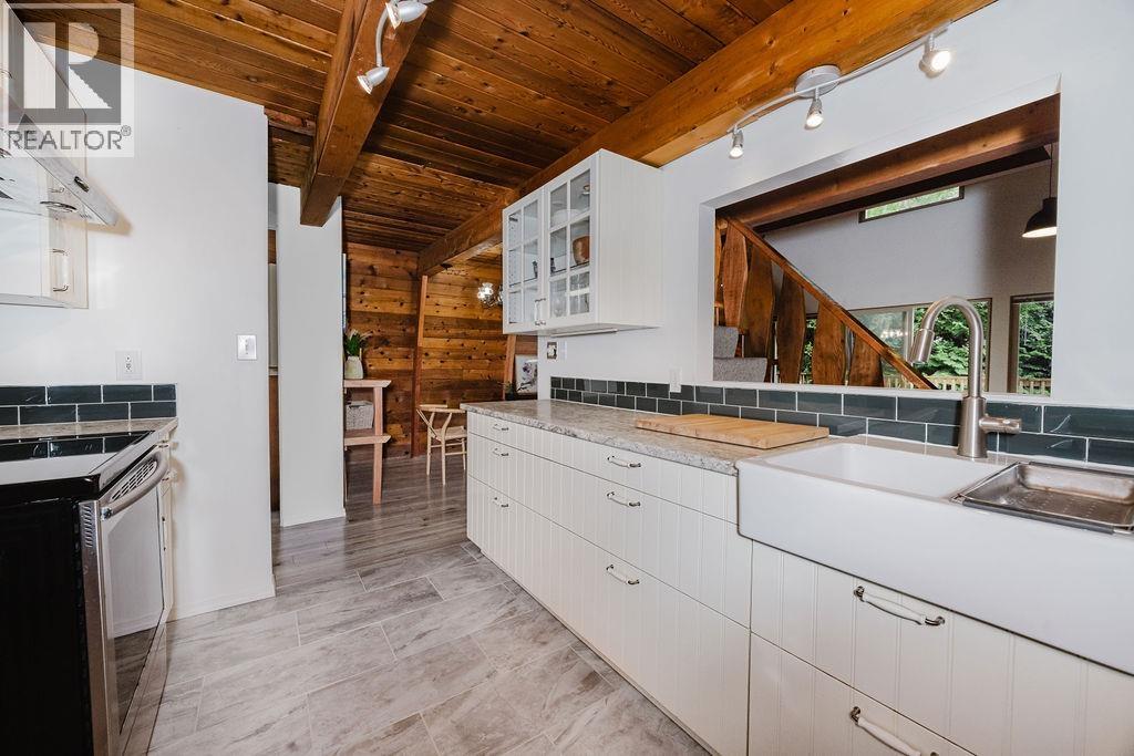 2829 LOWER ROAD, Roberts Creek