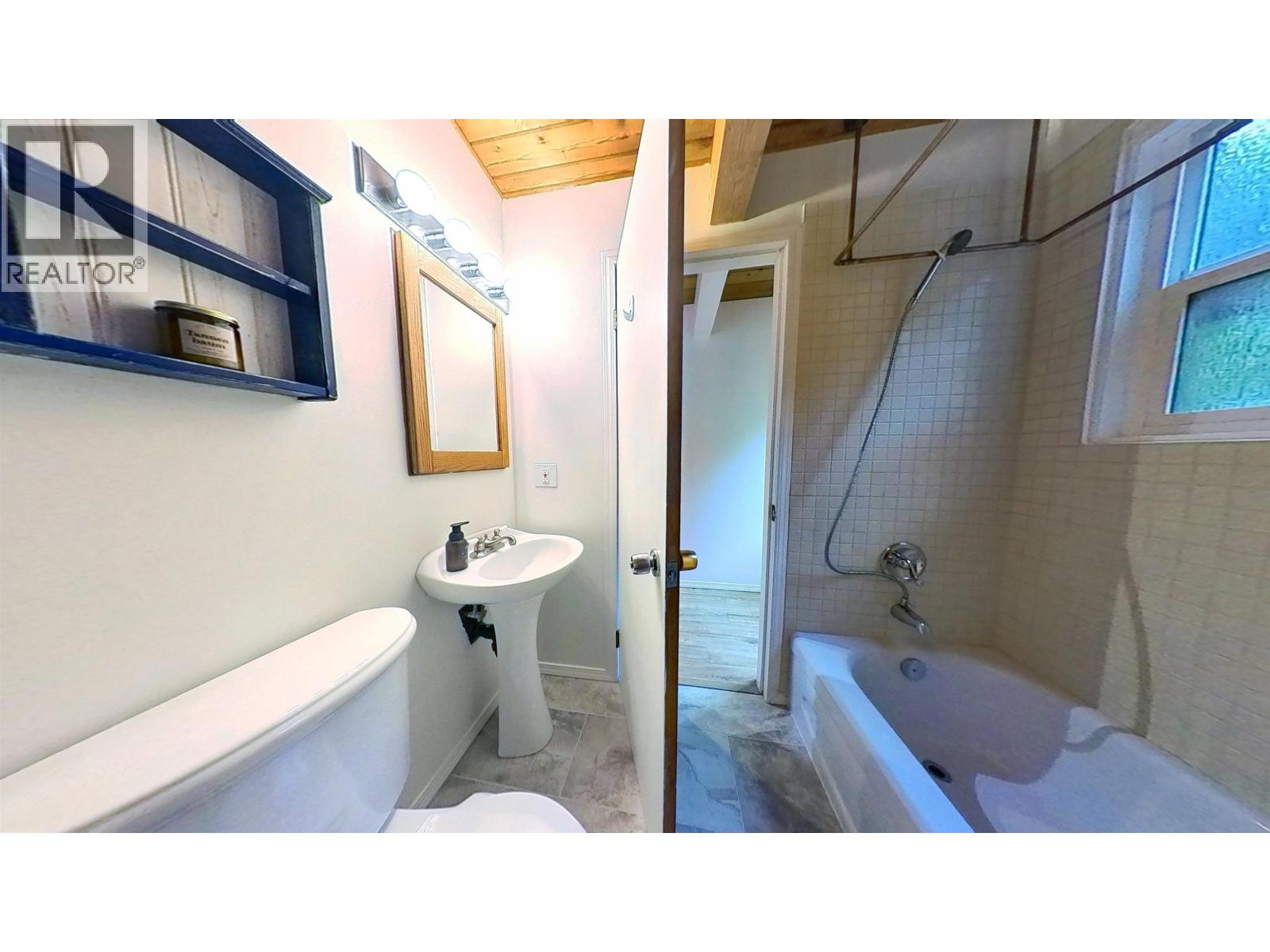 2829 LOWER ROAD, Roberts Creek