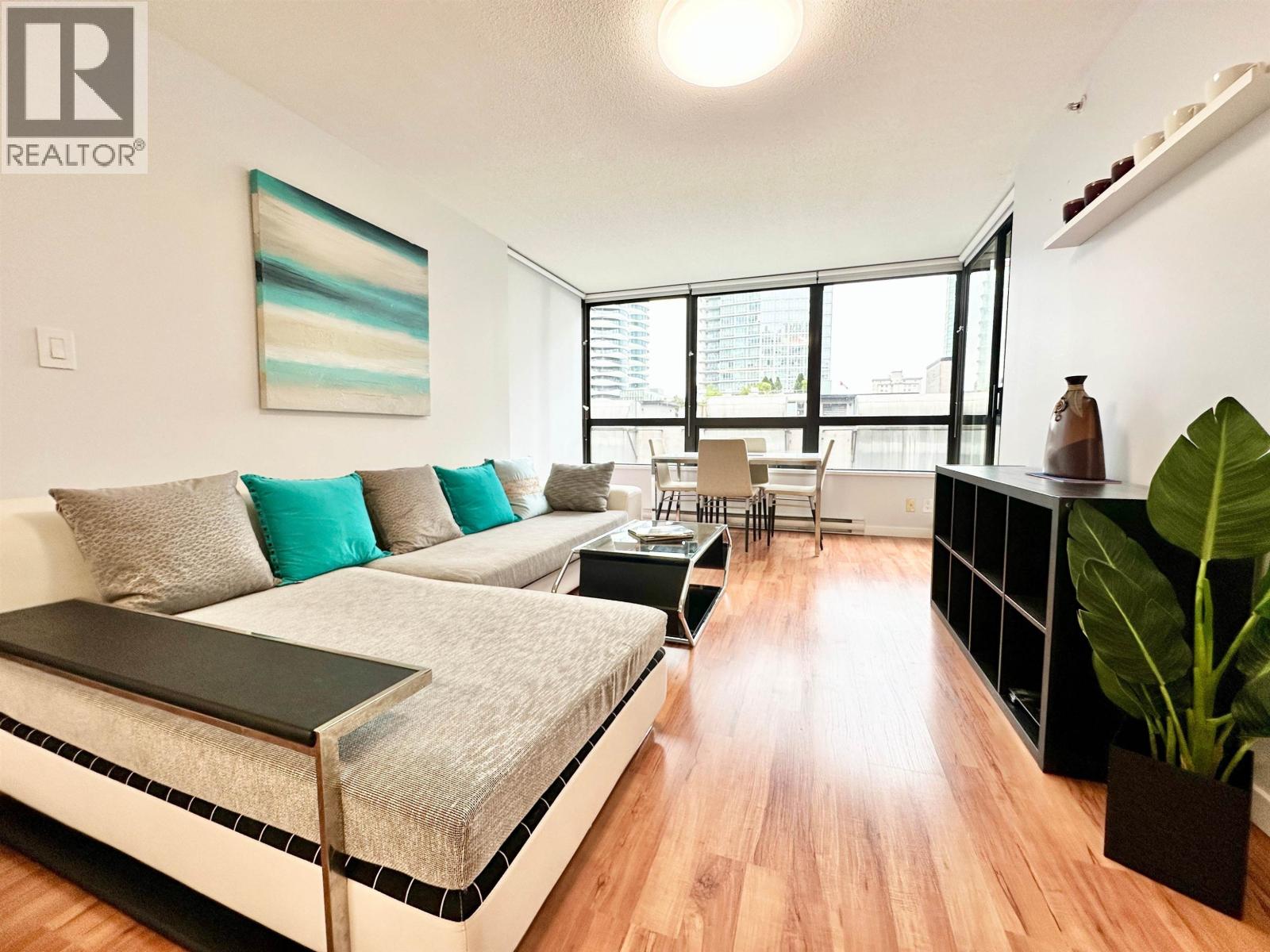 608 933 HORNBY Street - photo 2