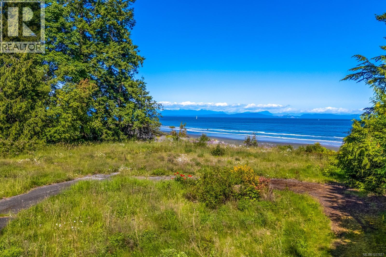 4218 Island Hwy S, Courtenay