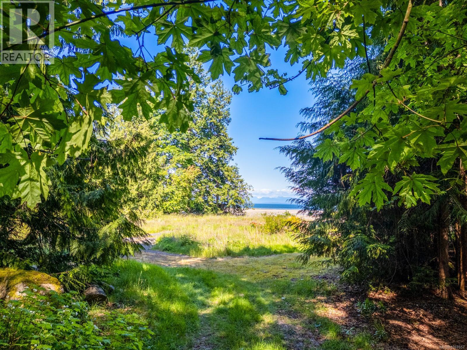 4218 Island Hwy S, Courtenay