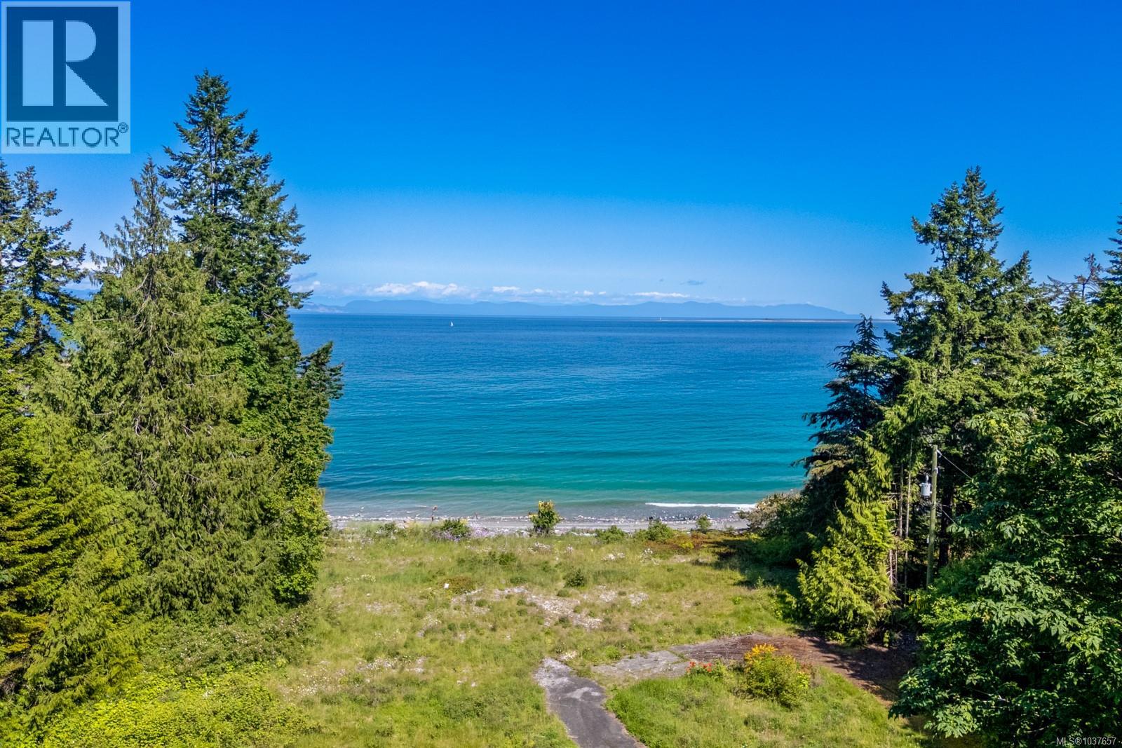 4218 Island Hwy S, Courtenay
