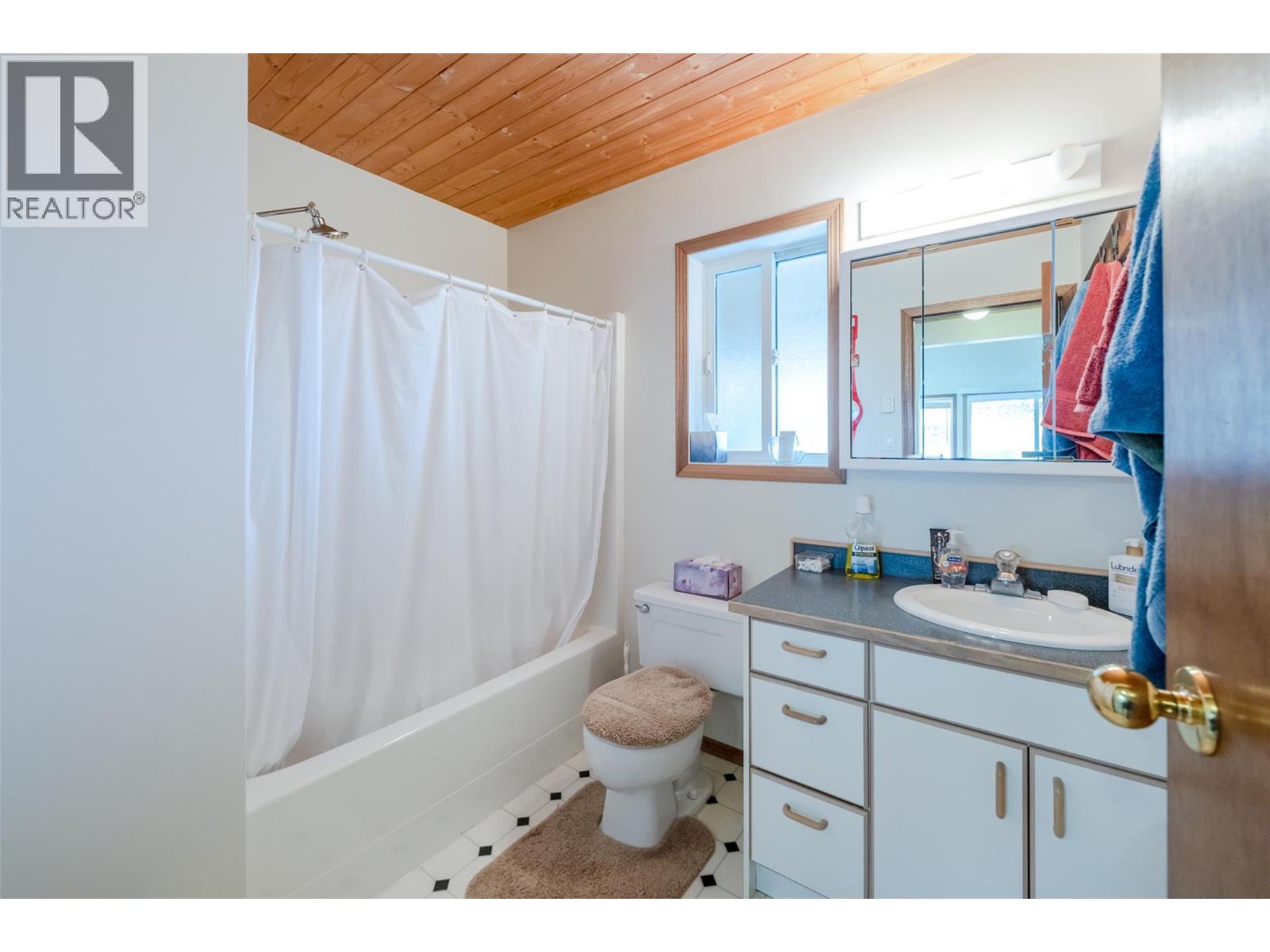 270 Cougar Road - 12