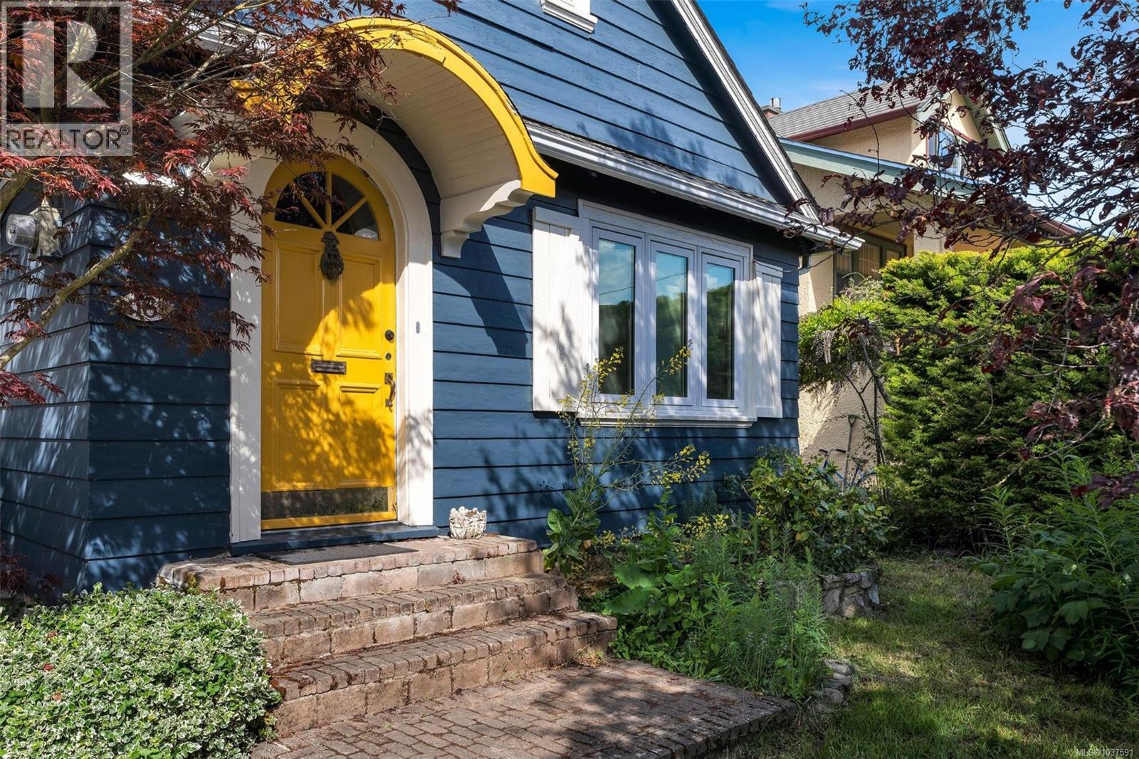  16 Lotus Street, Victoria