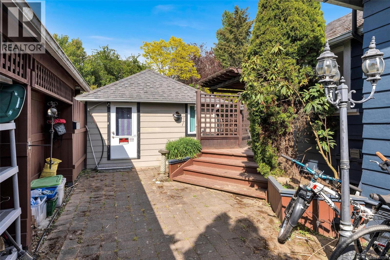  16 Lotus Street, Victoria