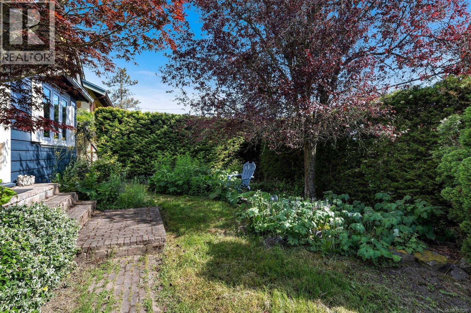  16 Lotus Street, Victoria