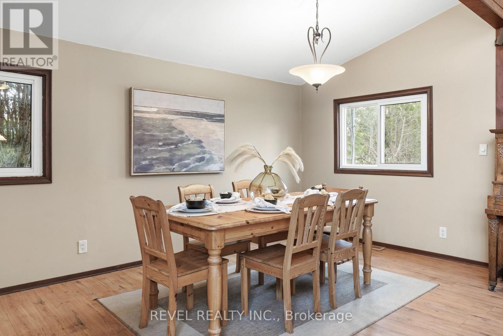 18 LAKEVIEW BOULEVARD - 19