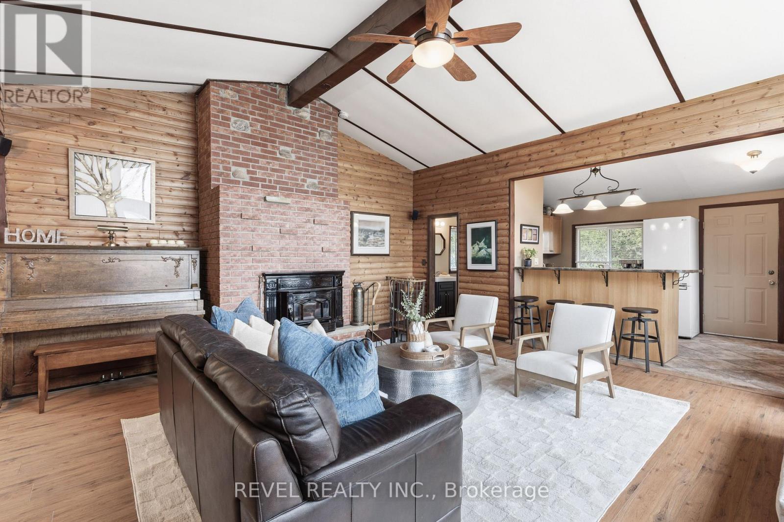 18 LAKEVIEW BOULEVARD - 16