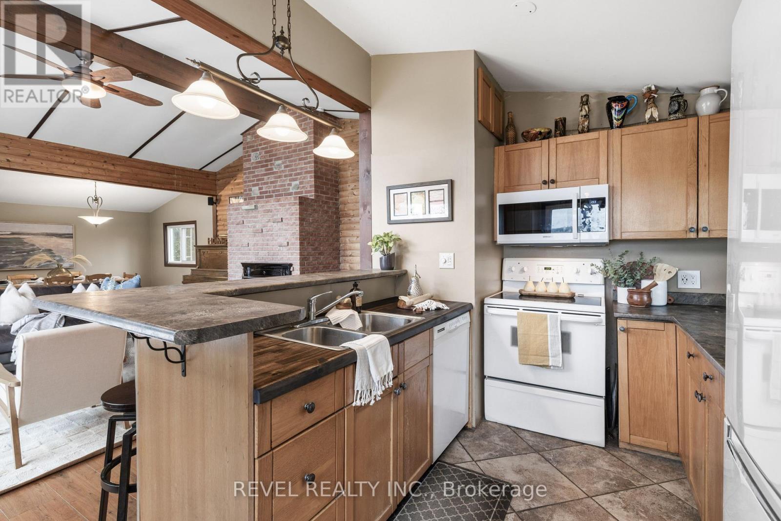 18 LAKEVIEW BOULEVARD - 10