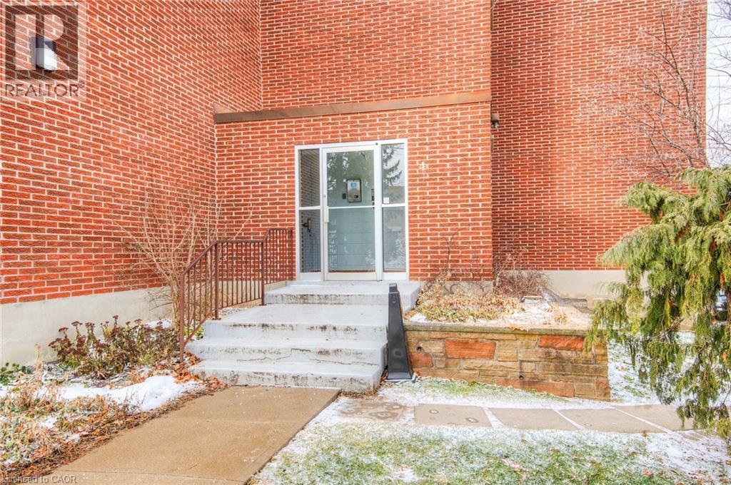 #303 4 AVALON Place - Image 2