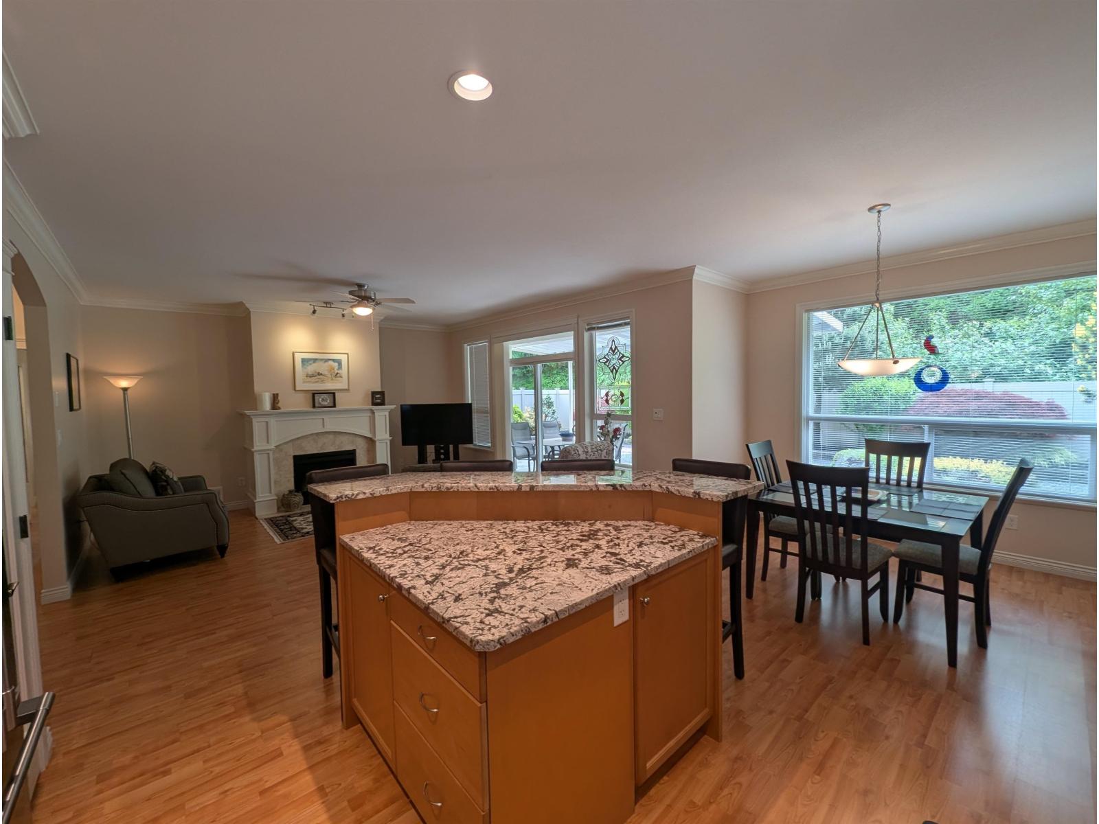 46570 HEARTHSTONE Avenue - photo 2