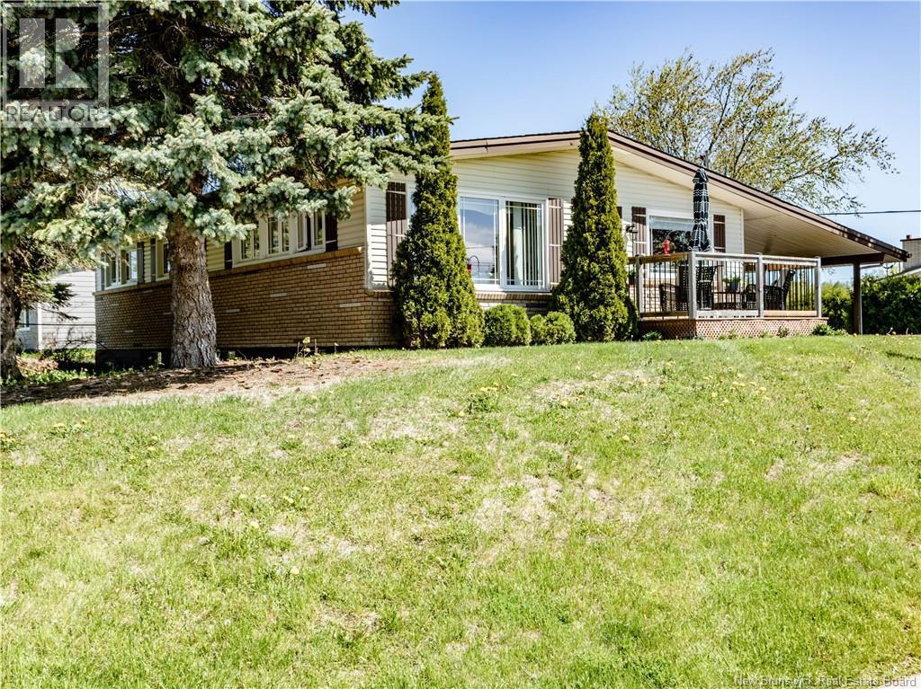 27 Richard Avenue - Image 2
