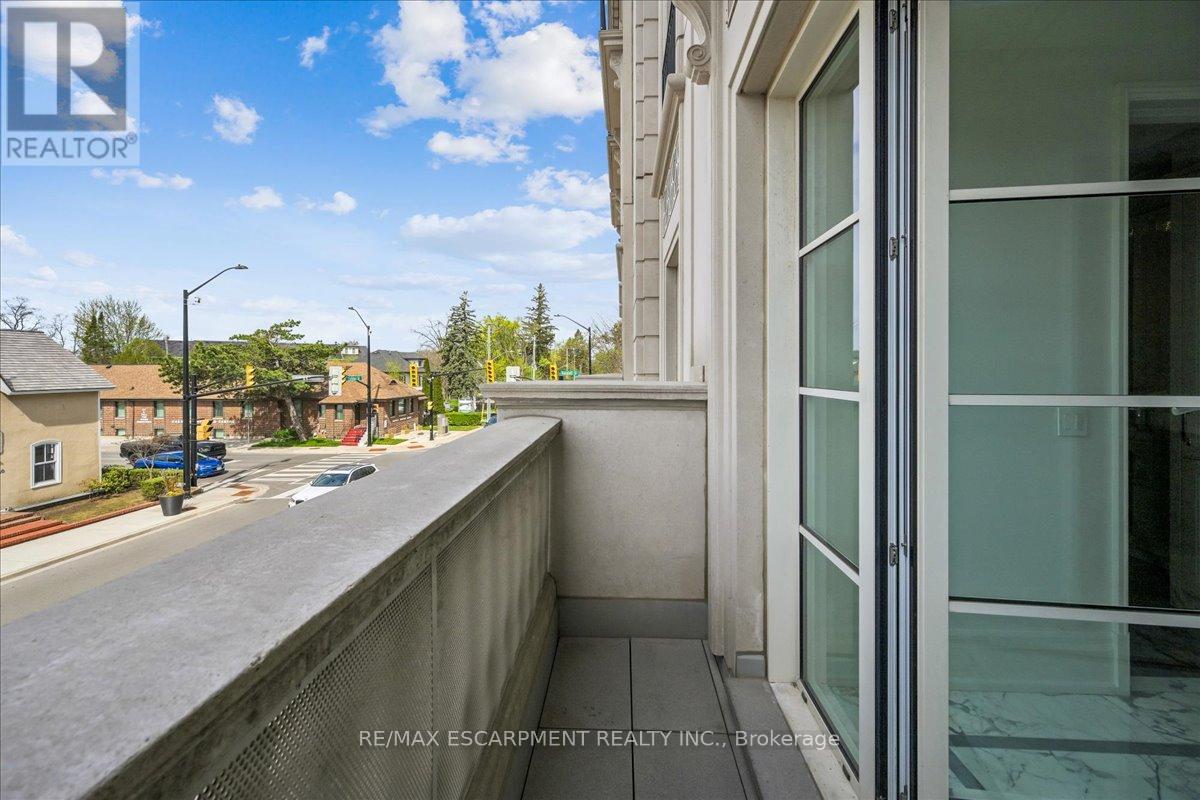 #211 300 RANDALL STREET - 13