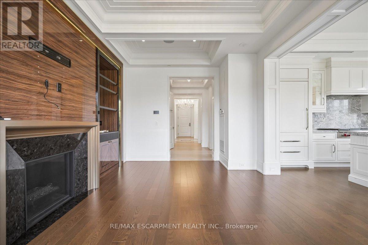 #211 300 RANDALL STREET - 24