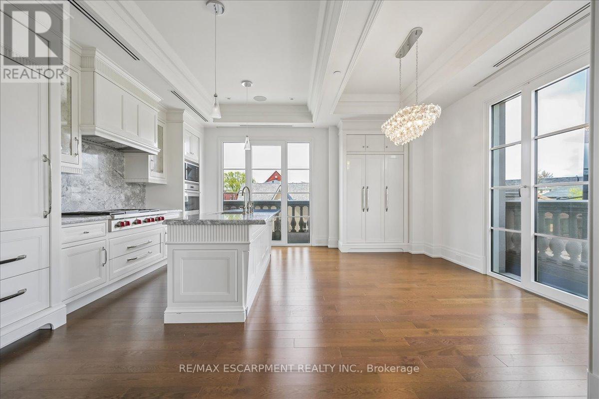 #211 300 RANDALL STREET - 27