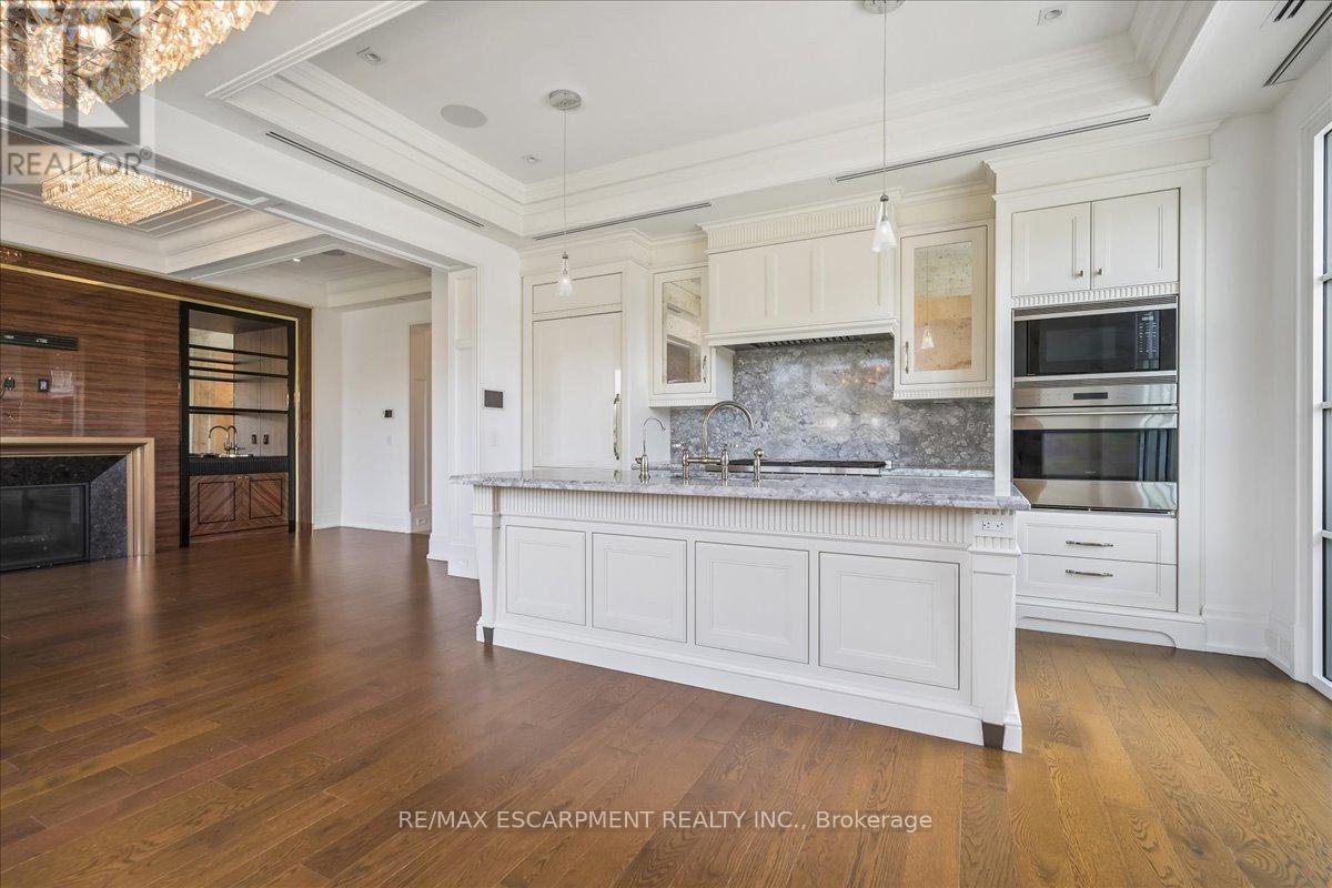 #211 300 RANDALL STREET - 30