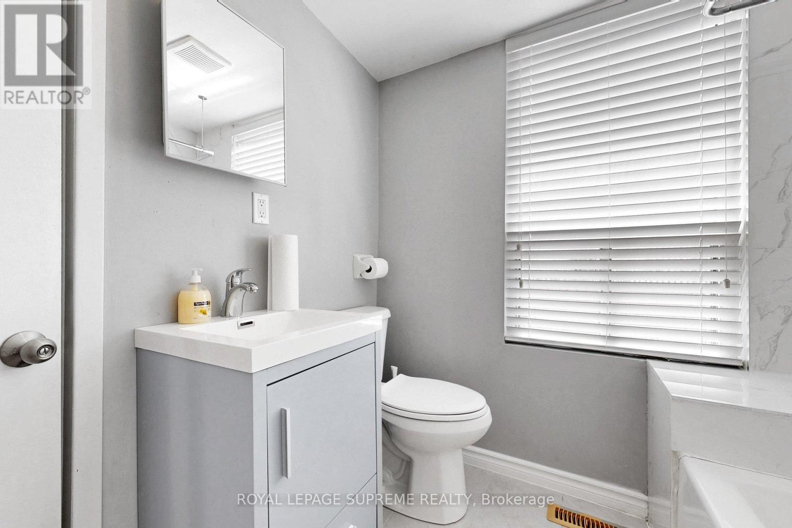119 ESSEX STREET W - 16