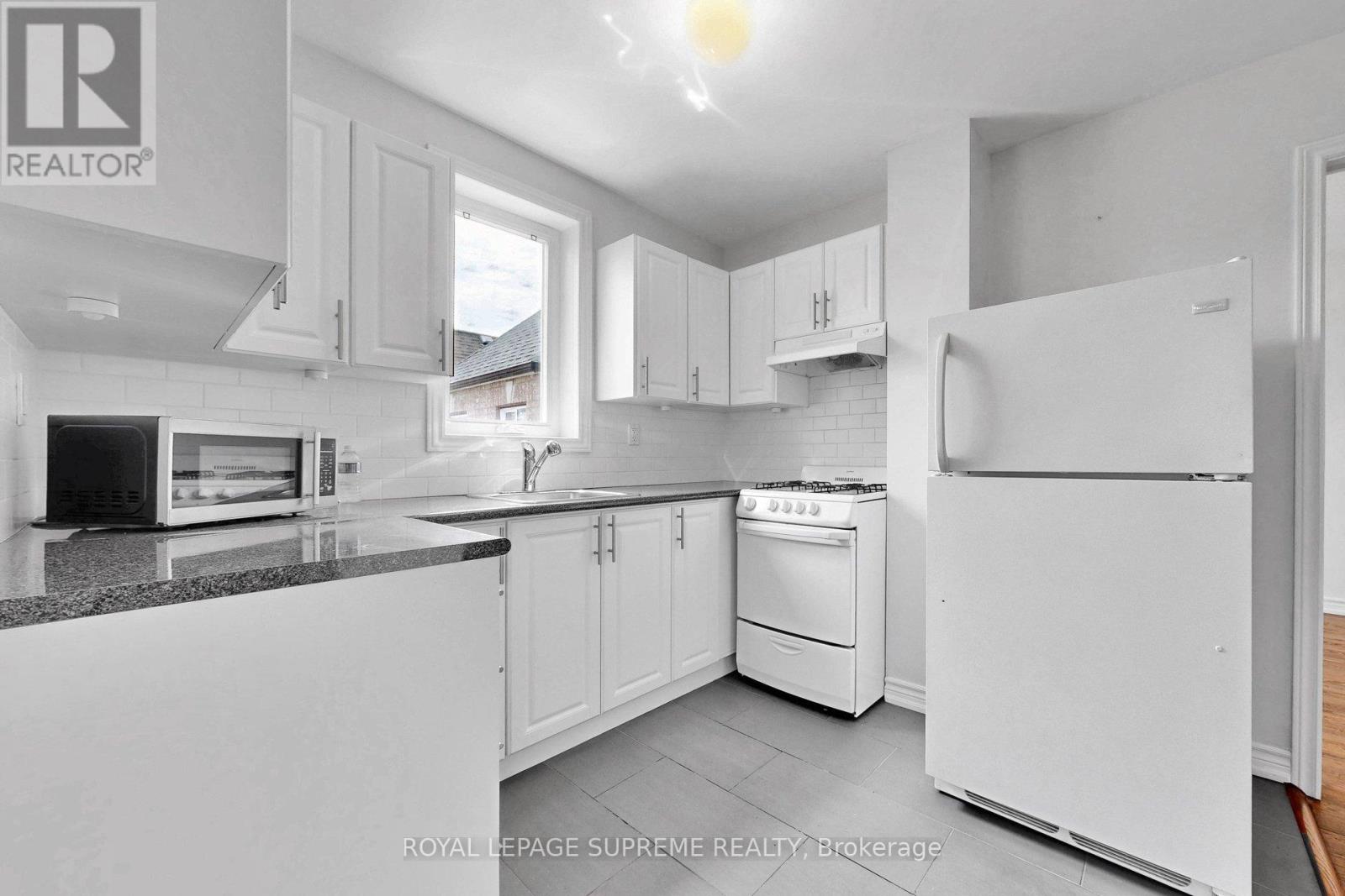 119 ESSEX STREET W - 18