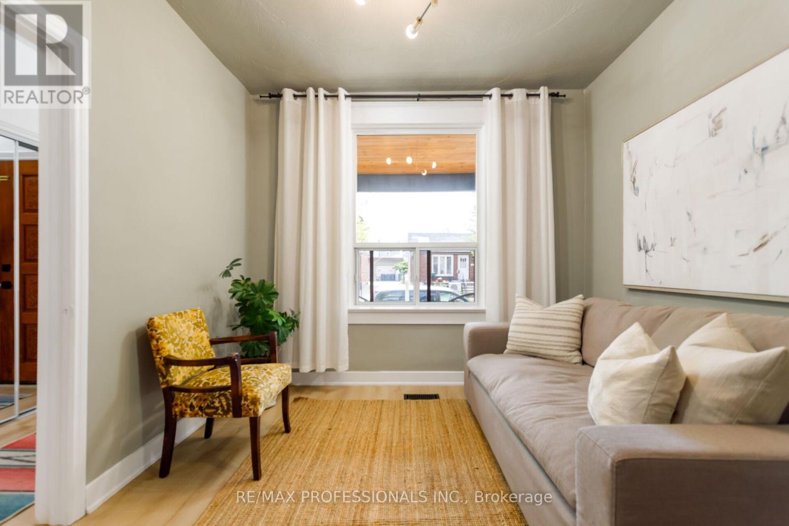 199 OSLER STREET - 13