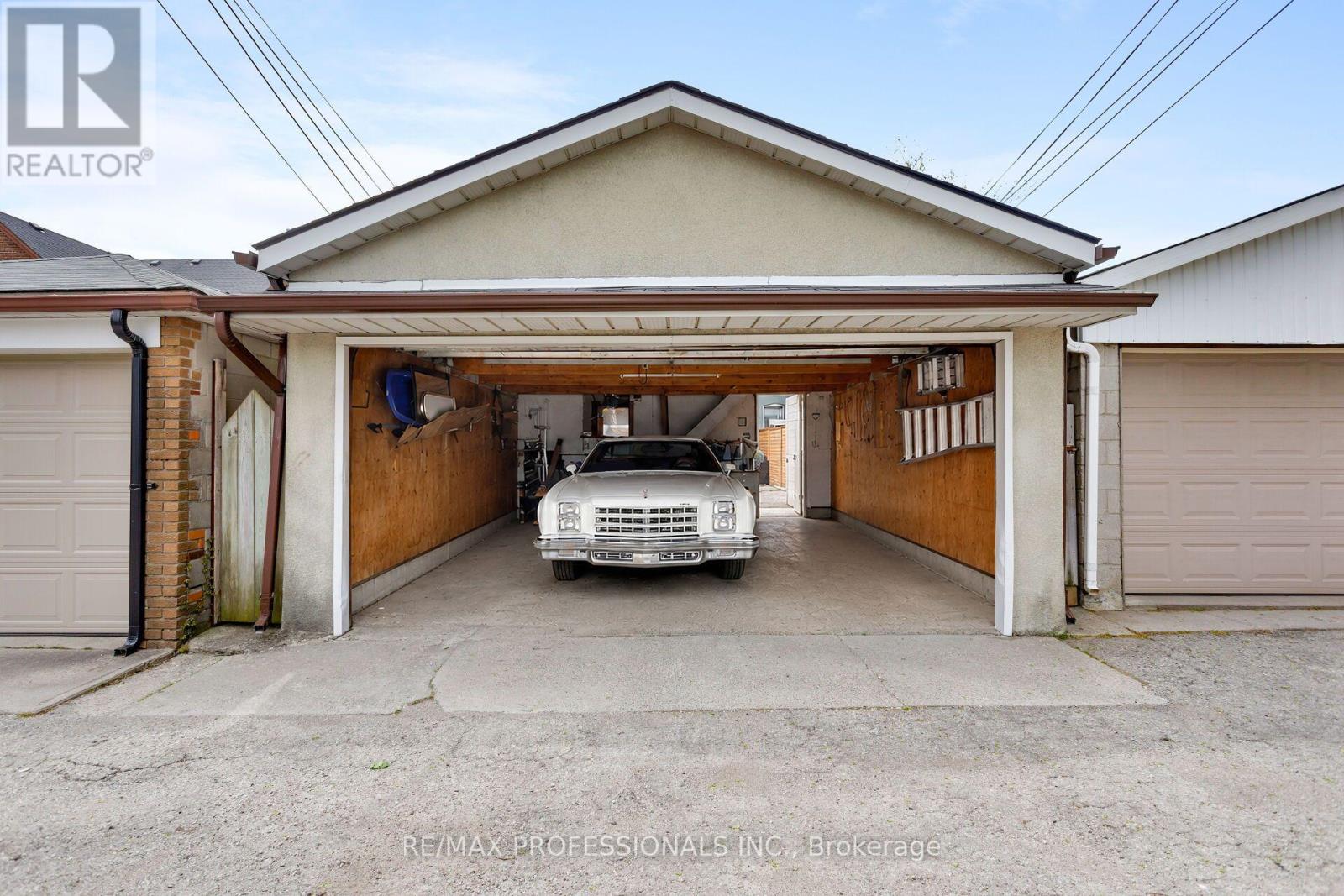 199 OSLER STREET - 24