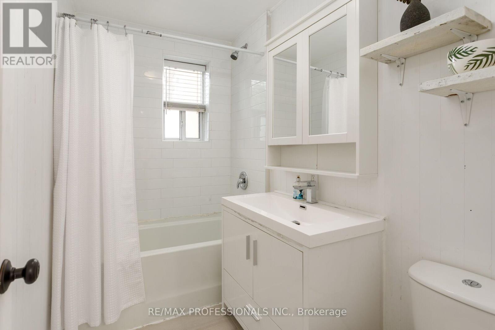 199 OSLER STREET - 25