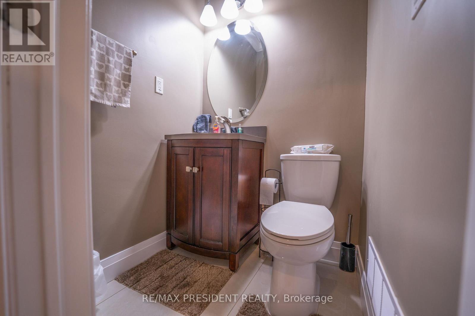 233 RUTHERFORD ROAD N - 12