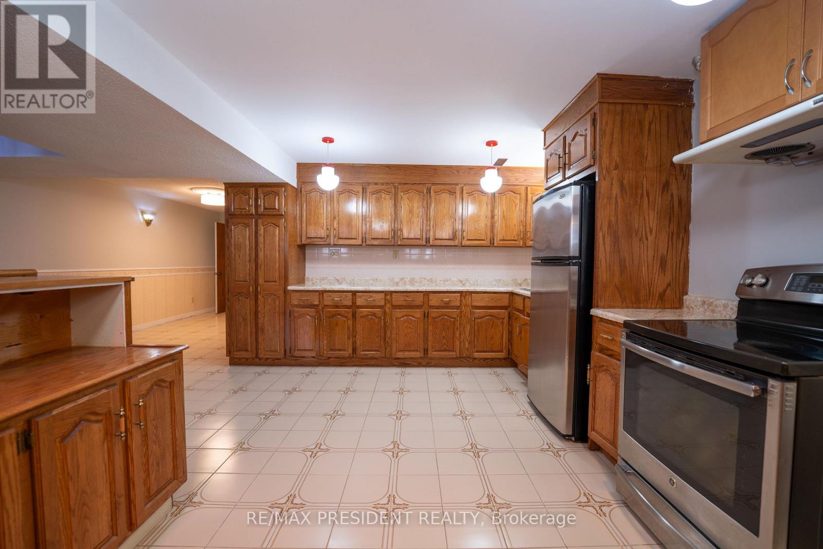 233 RUTHERFORD ROAD N - 24