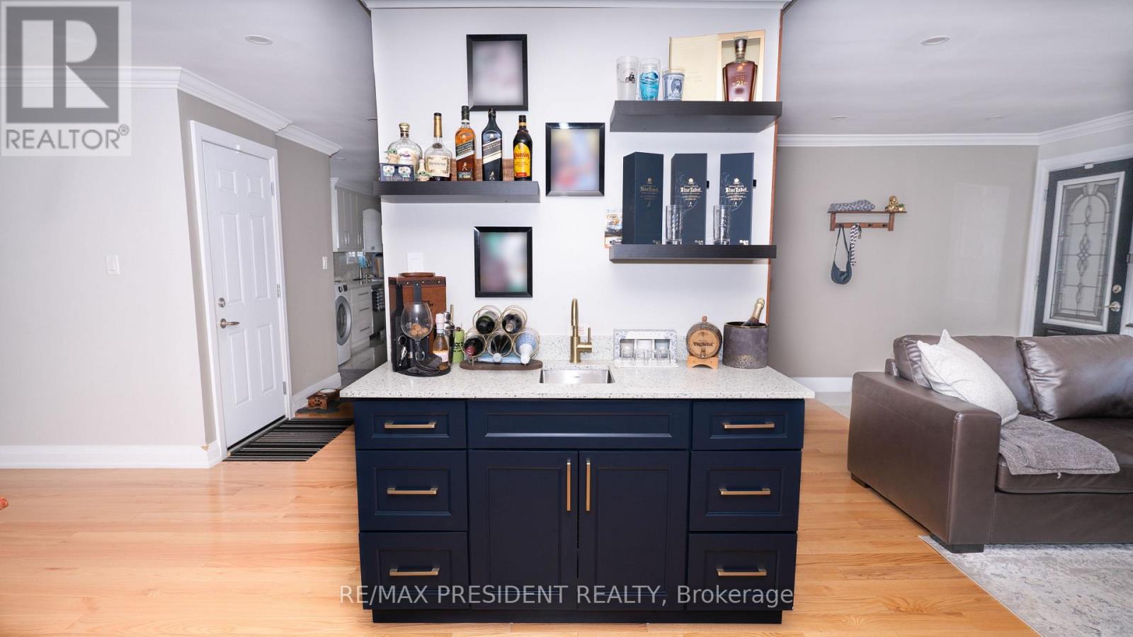 233 RUTHERFORD ROAD N - 38