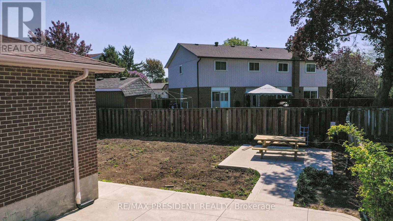 233 RUTHERFORD ROAD N - 40