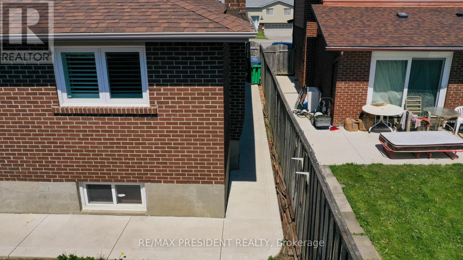 233 RUTHERFORD ROAD N - 42