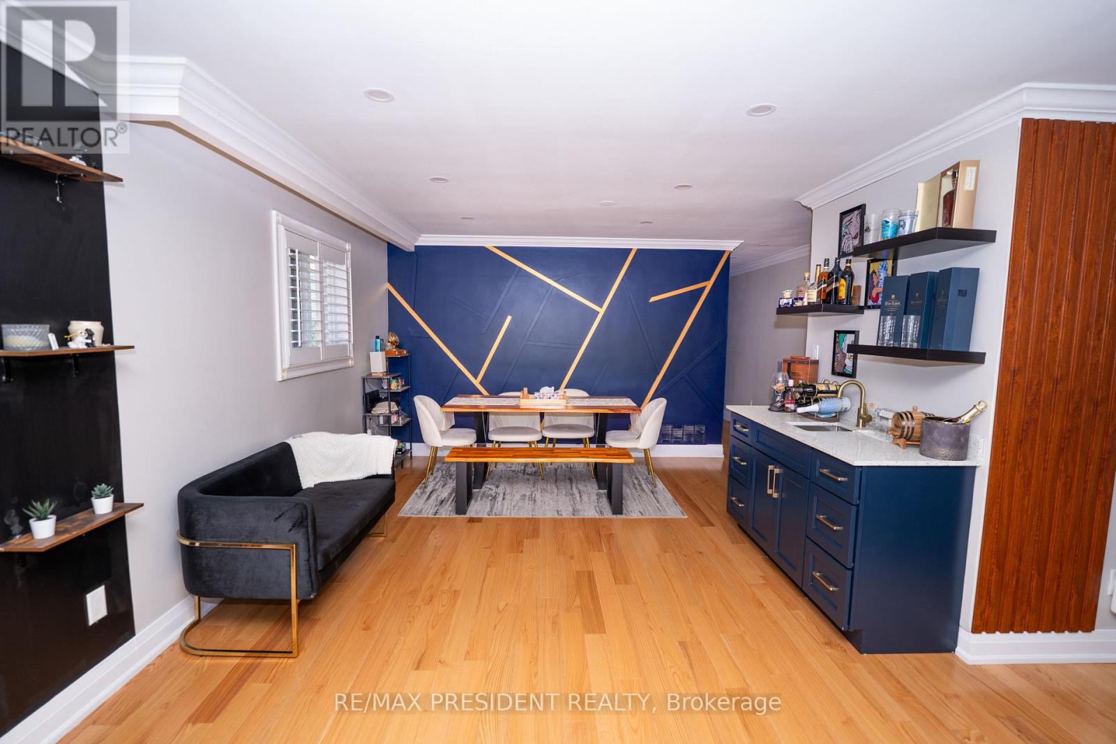 233 RUTHERFORD ROAD N - 6
