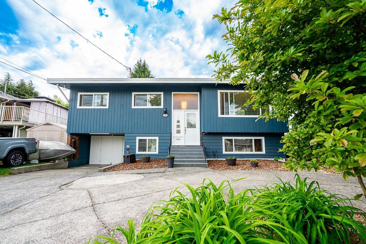 12528 PINEWOOD Crescent - main photo