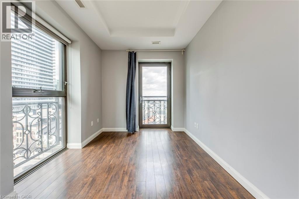 #905 112 KING Street E - 23