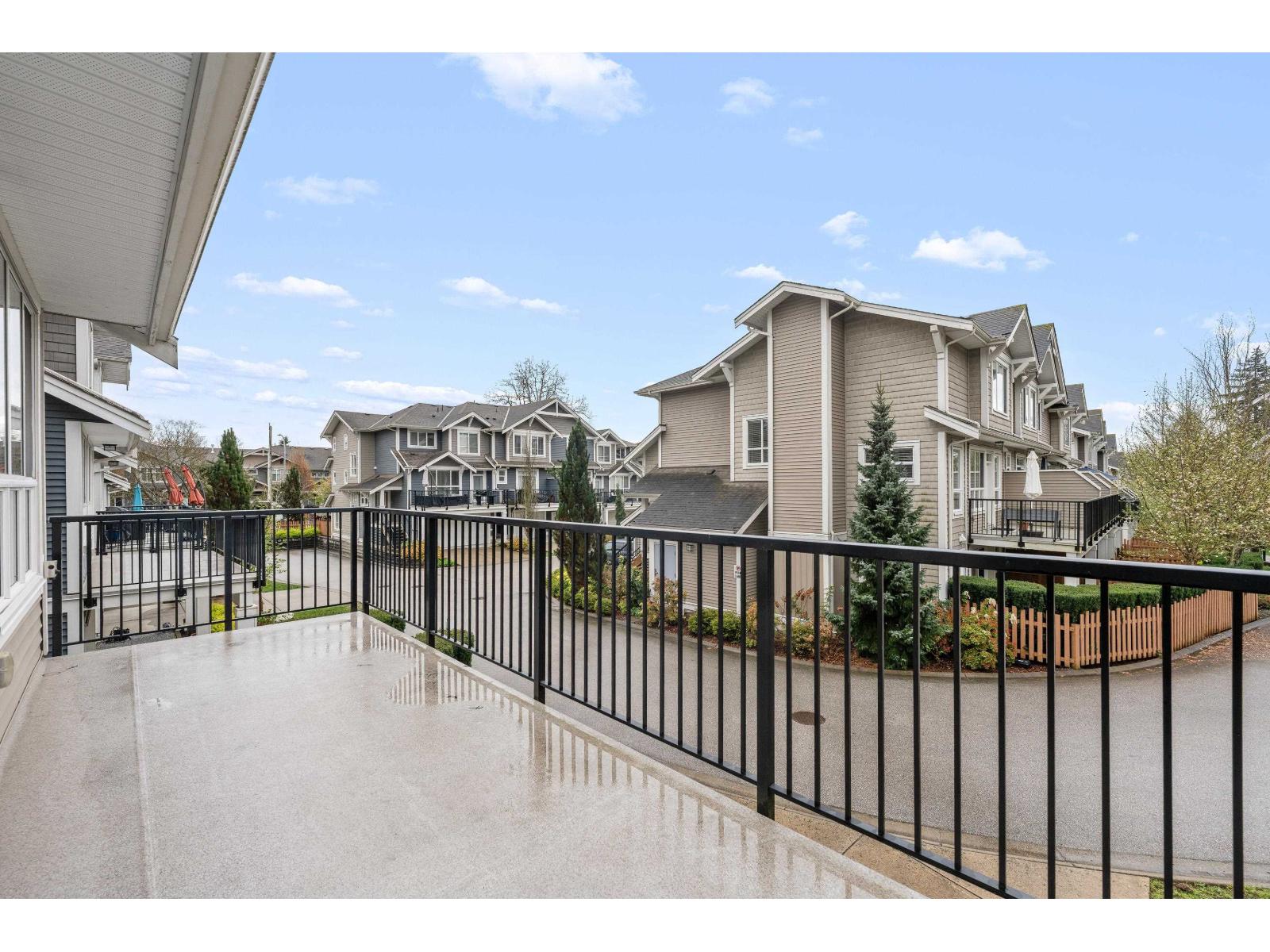 63 7059 210 STREET, Langley