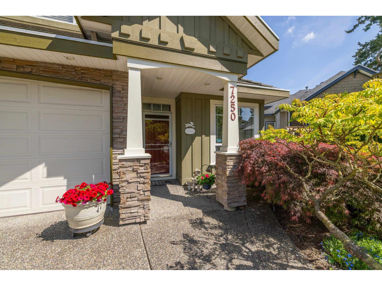 7250 147A Street - photo 2