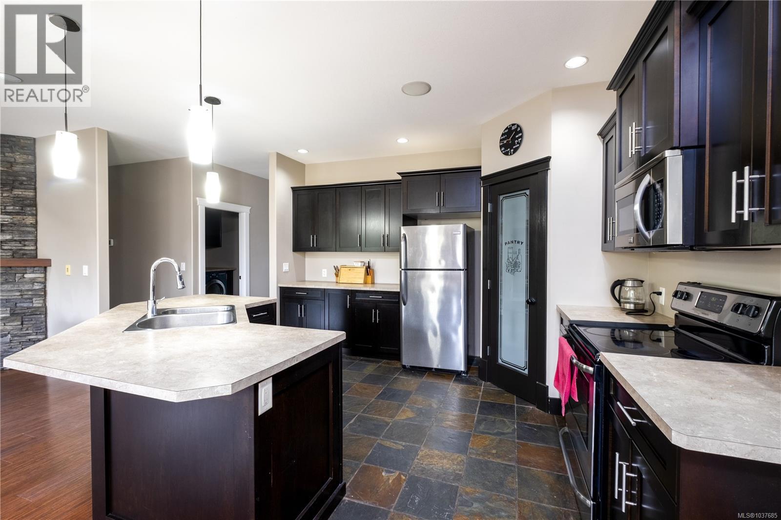 2644 Kendal Ave - 32