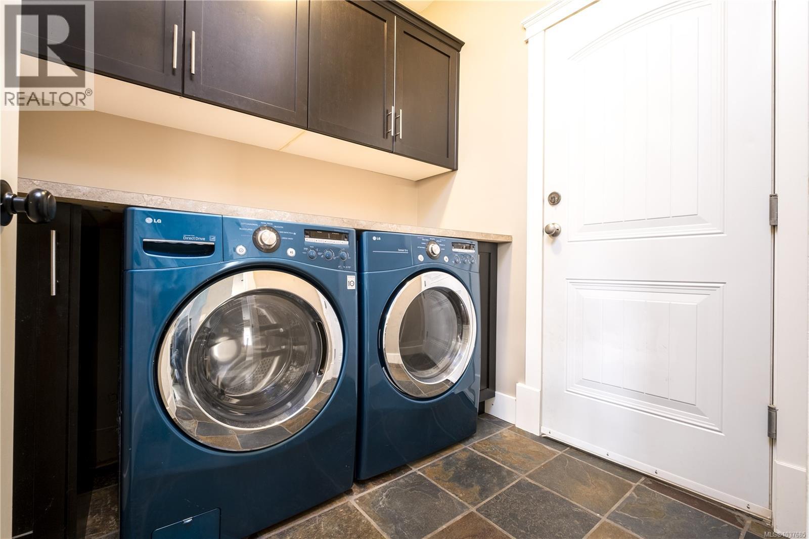 2644 Kendal Ave - 35