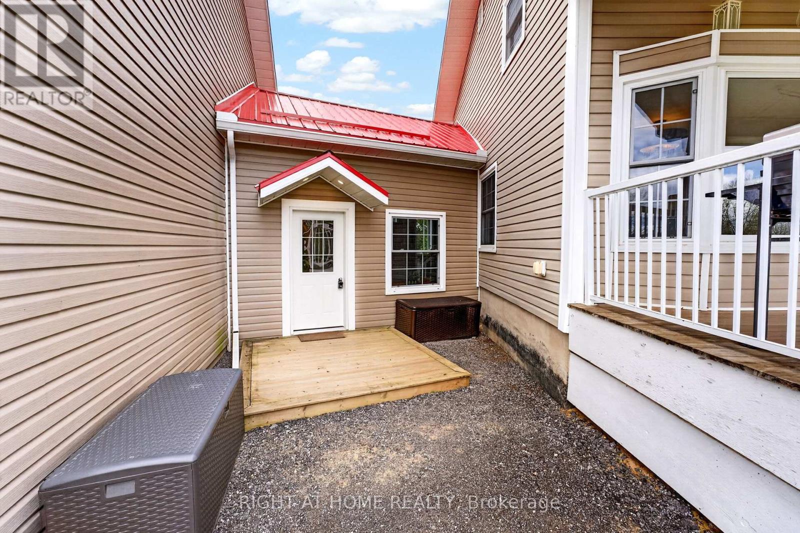 362 SHORT POINT ROAD - 5