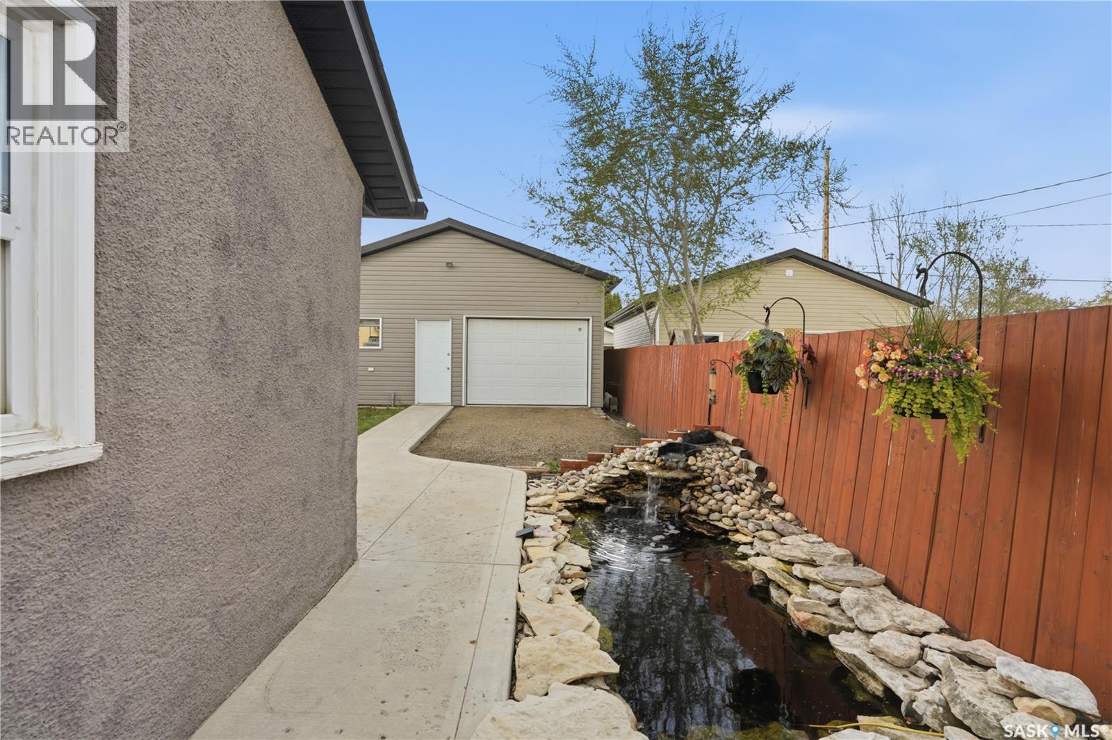 908 L AVENUE N - 16
