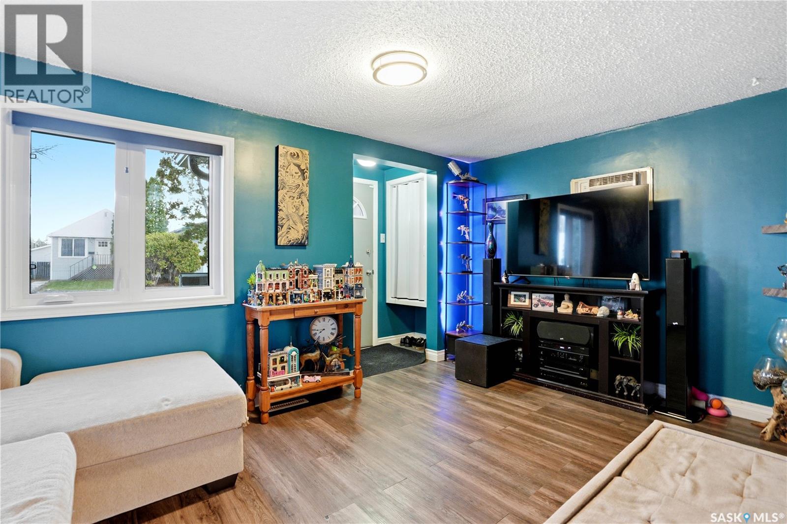 908 L AVENUE N - 5