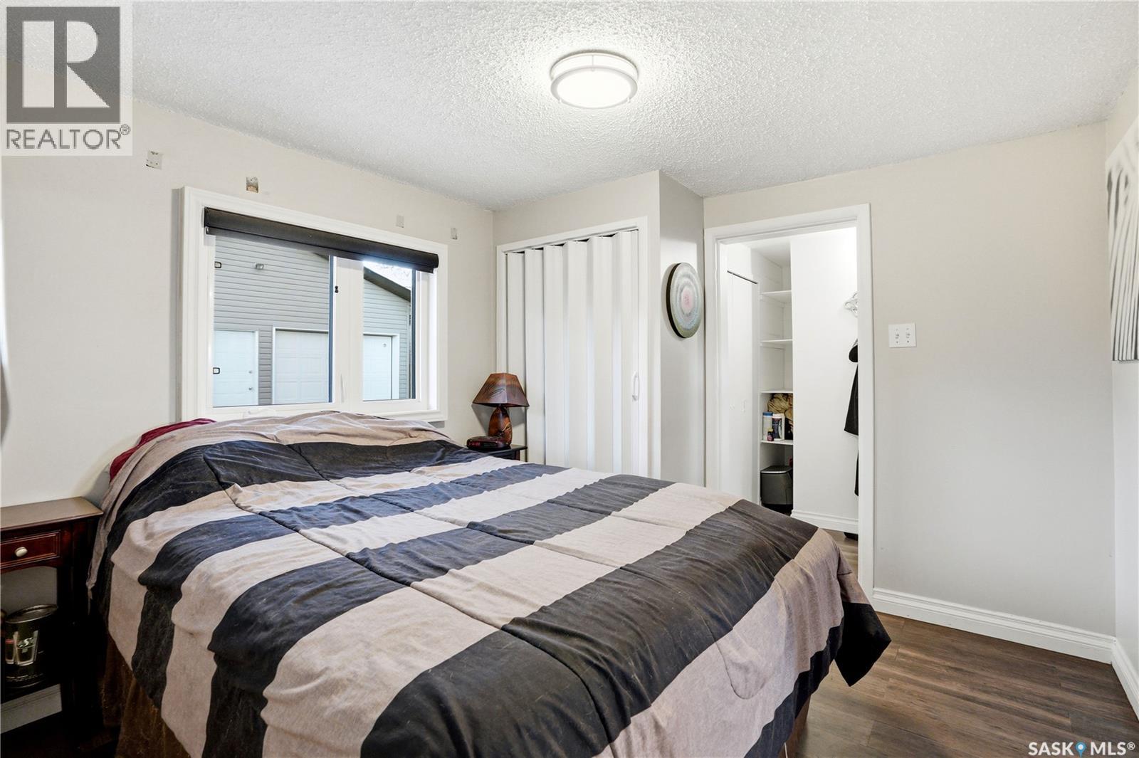908 L AVENUE N - 9
