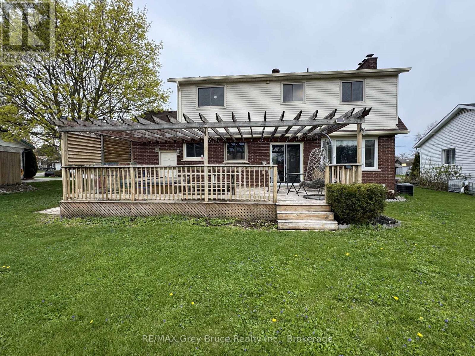 235 5TH AVENUE - 32